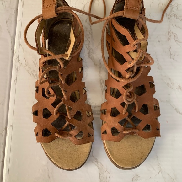 Kenneth Cole Reaction Mel A Knee Gladiator Sandals - Picture 4 of 5